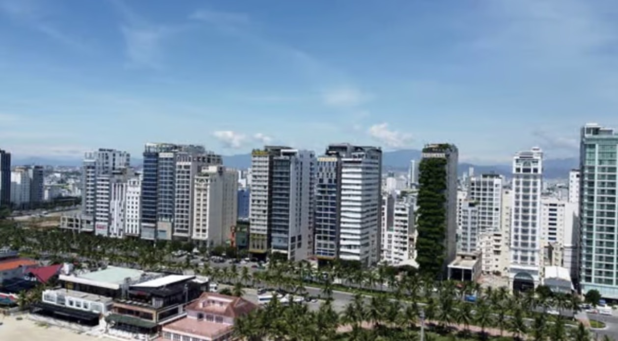 Da Nang My Khe beachfront hotel towers palm promenade city