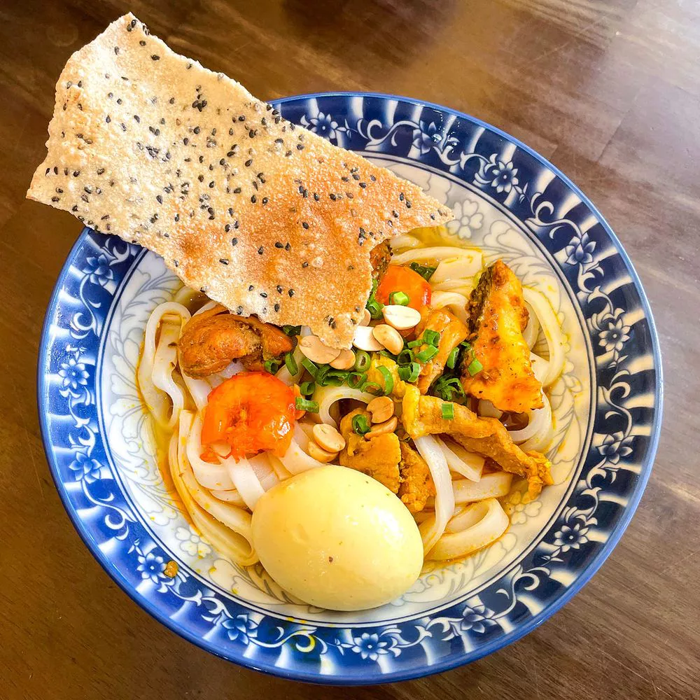 Mì Quảng dry noodles with pork and peanuts — Mì Quảng 1A, Da Nang