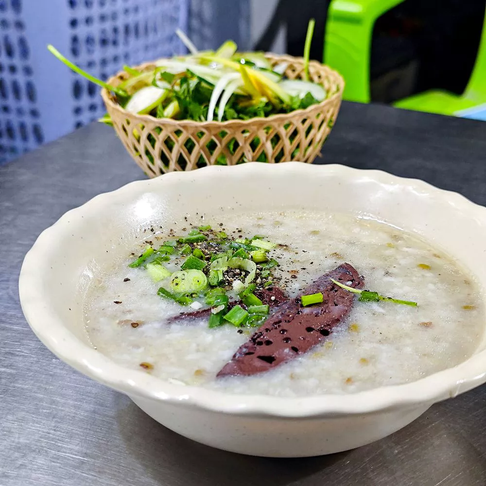 Vietnamese glazed pork dish — Bé Mặn, Da Nang